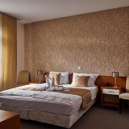 Boutique Hotel Sopianae เปตช์ ภายนอก รูปภาพ