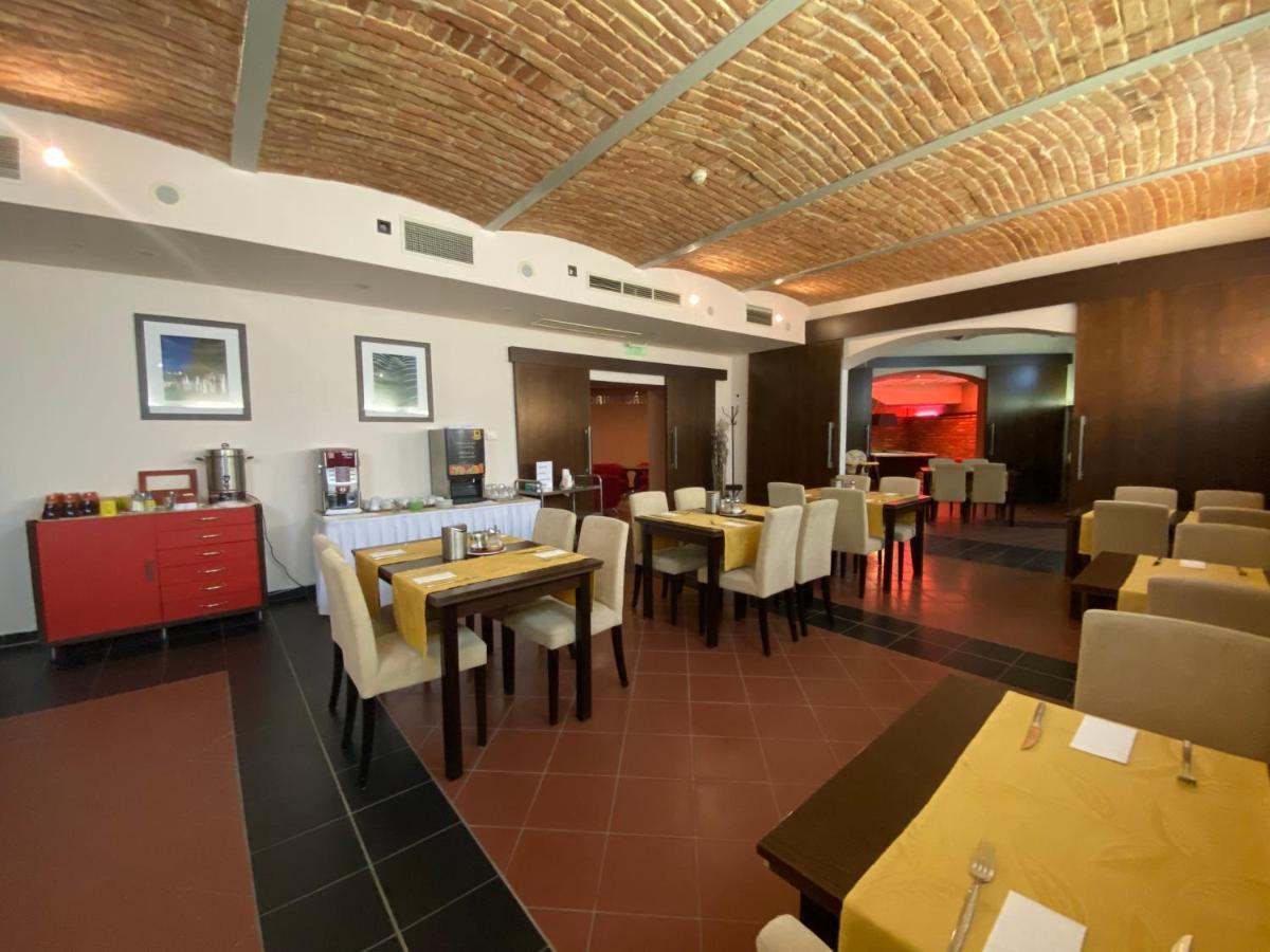 Boutique Hotel Sopianae เปตช์ ภายนอก รูปภาพ