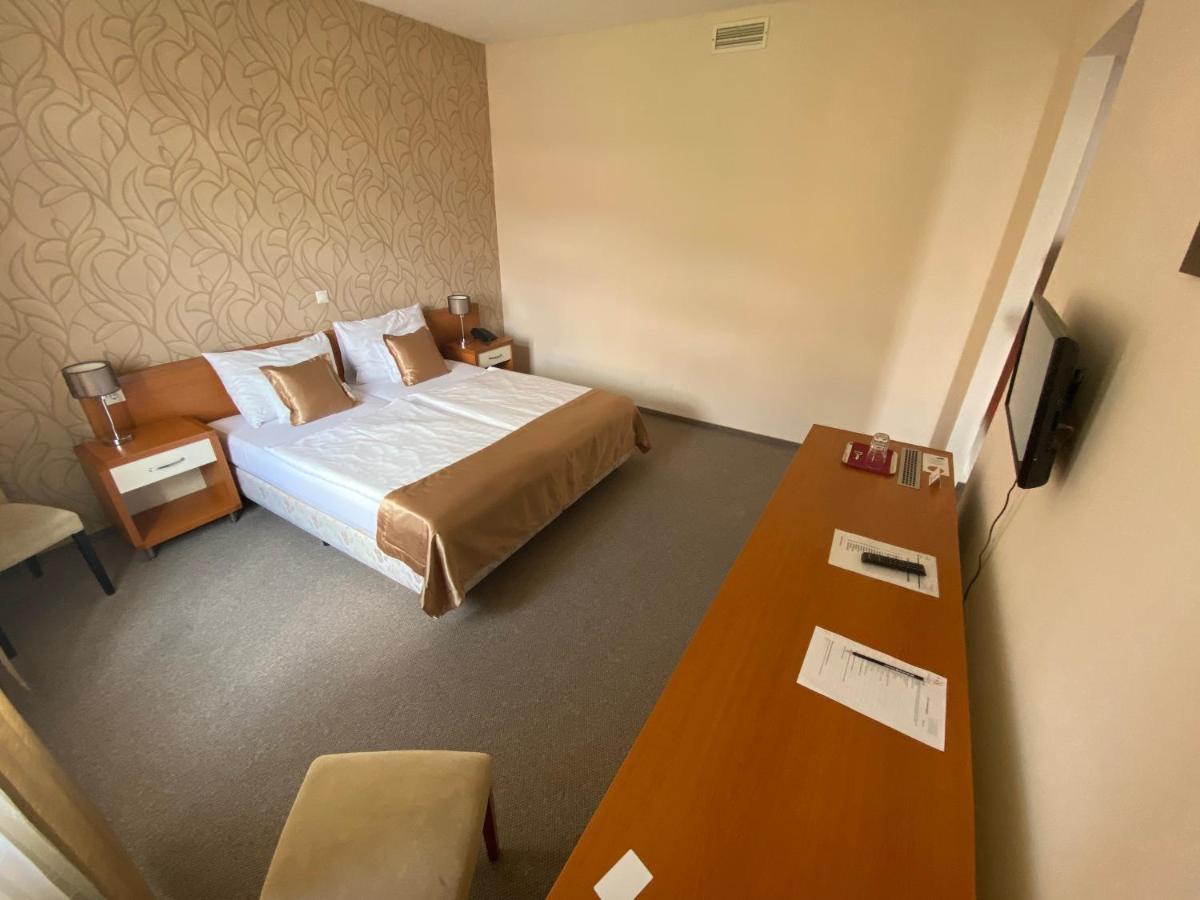 Boutique Hotel Sopianae เปตช์ ภายนอก รูปภาพ