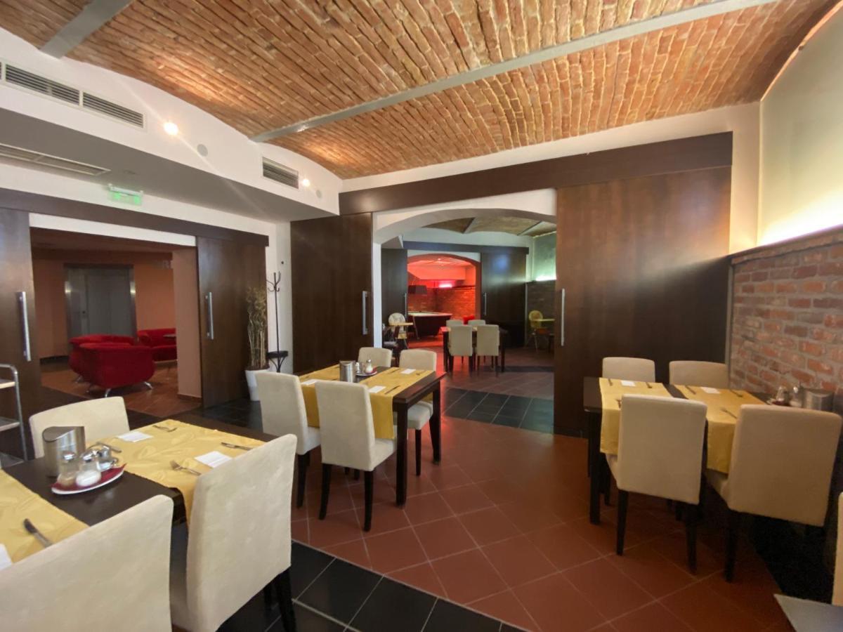 Boutique Hotel Sopianae เปตช์ ภายนอก รูปภาพ