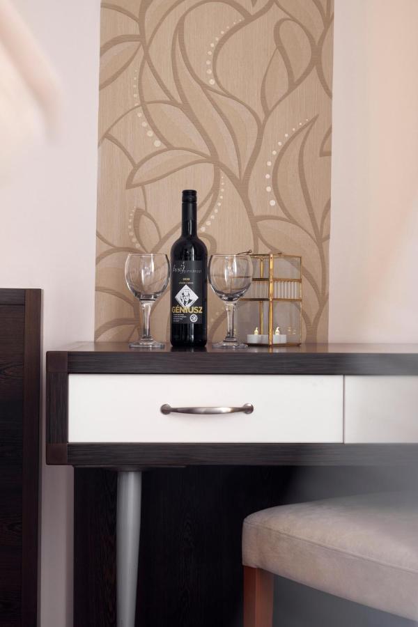 Boutique Hotel Sopianae เปตช์ ภายนอก รูปภาพ