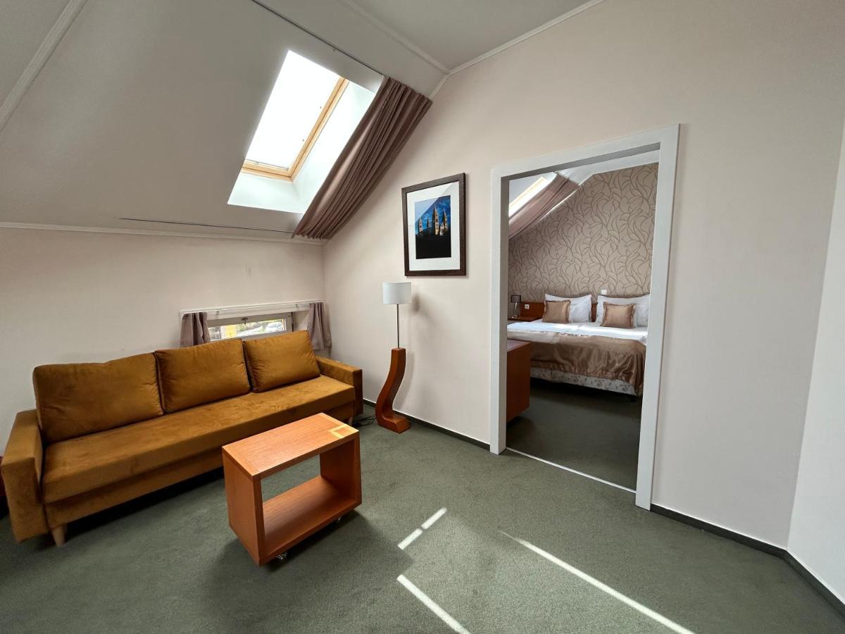 Boutique Hotel Sopianae เปตช์ ภายนอก รูปภาพ