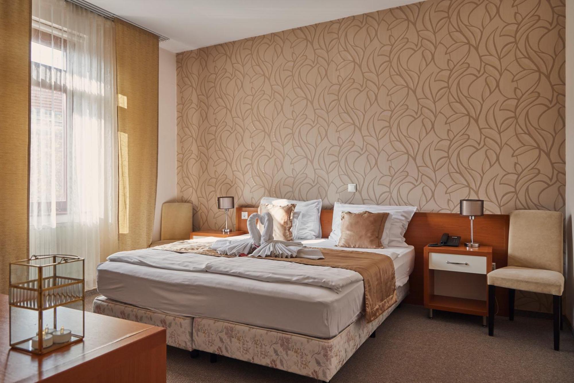 Boutique Hotel Sopianae เปตช์ ภายนอก รูปภาพ