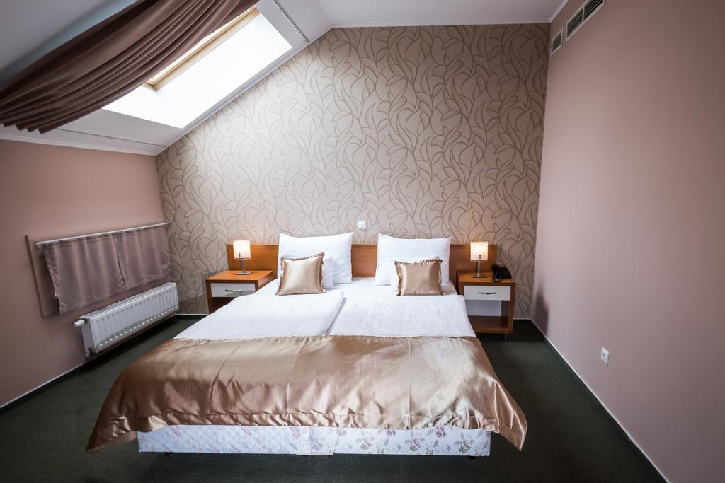 Boutique Hotel Sopianae เปตช์ ภายนอก รูปภาพ