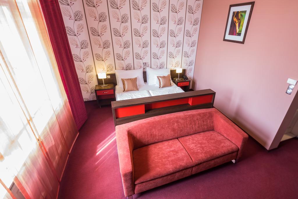 Boutique Hotel Sopianae เปตช์ ภายนอก รูปภาพ