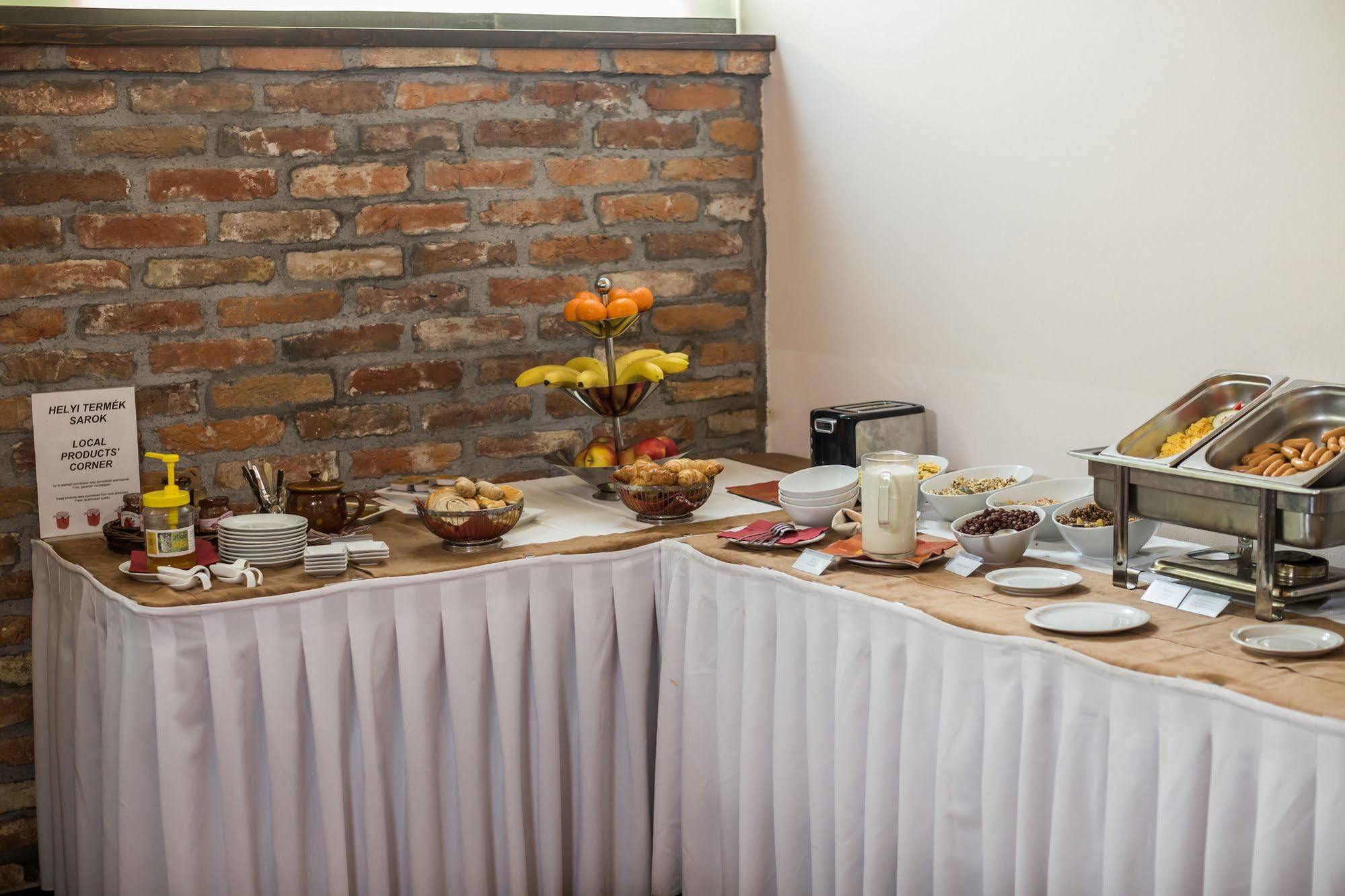 Boutique Hotel Sopianae เปตช์ ภายนอก รูปภาพ